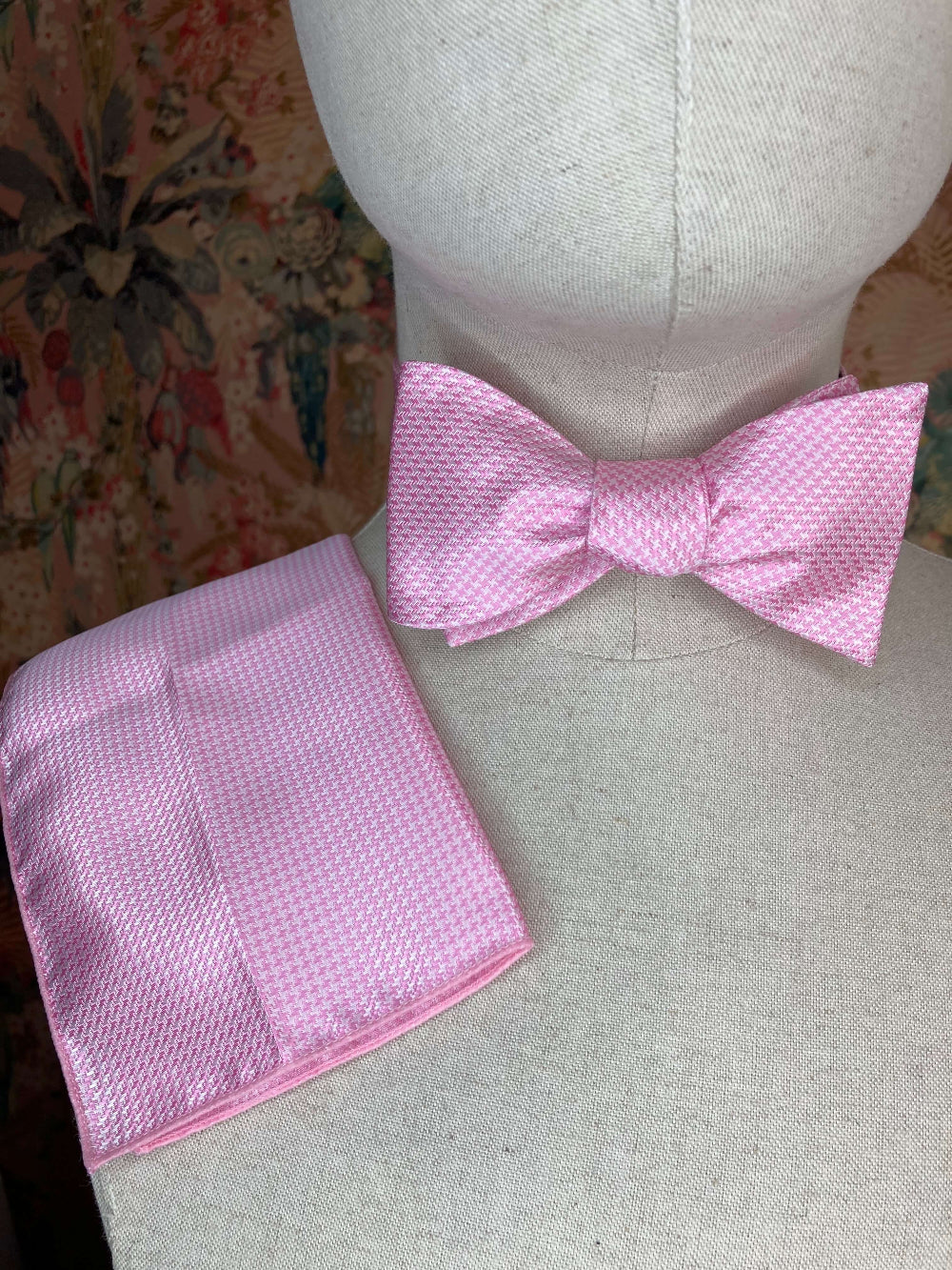 pink and white houndstooth self tie bow tie and pocket square
