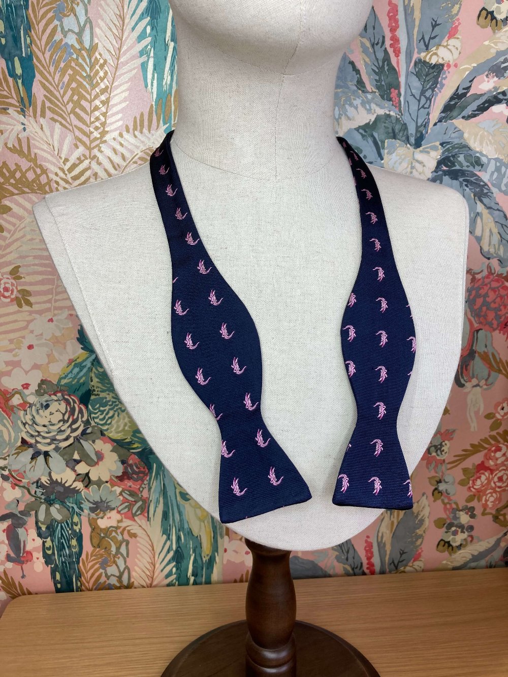 navy blue and pink crocodiles jacquard silk self tie bow tie