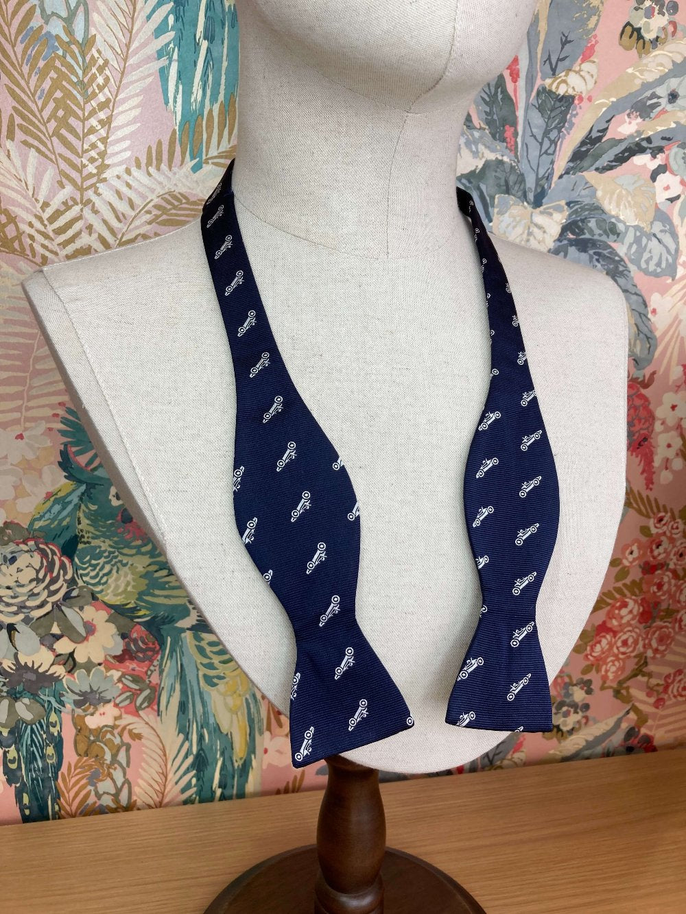 navy blue and white racing cars jacquard silk self tie bow tie